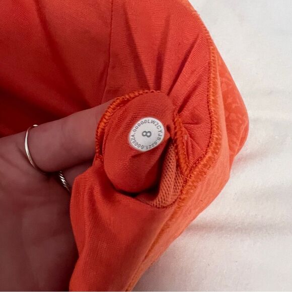 Limited edition lululemon top - Picture 4 of 4